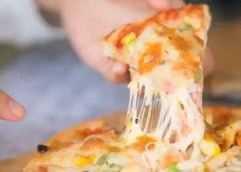 How to Choose the Right Cheese for Your Pizza