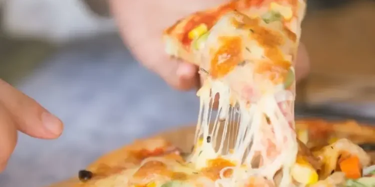 How to Choose the Right Cheese for Your Pizza