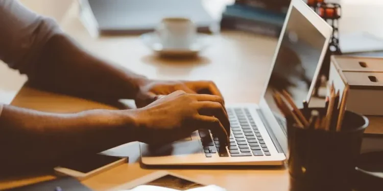 TrendzGuruji.me Computer