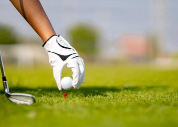 A Golfer’s Dream: Where to Find Stylish Golf Gloves at Competitive Prices