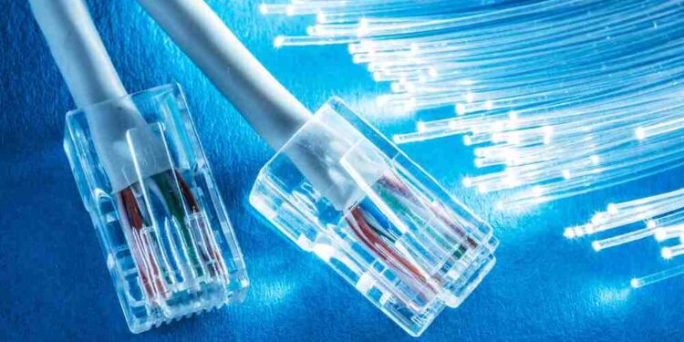 How Fiber Optic Cabling Enhances Internet Speeds for Businesses