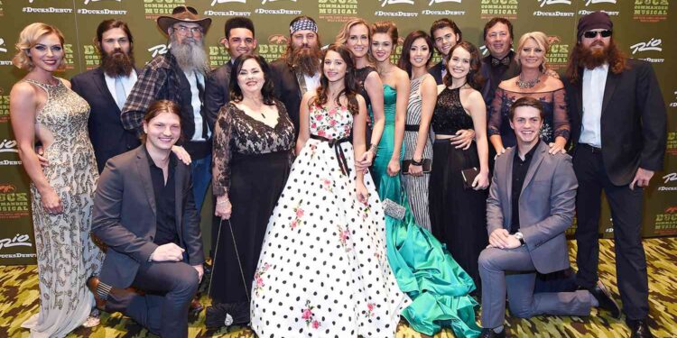 duck dynasty cast member dies