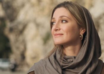 Holly Revord Life, Background & Wellness Contributions