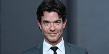 John Mulaney Height Explained Accurate Measurements and Real Comparisons