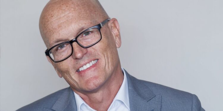 Scott Van Pelt Height Revealed The Truth About the ESPN SportsCenter Star’s Tall Frame